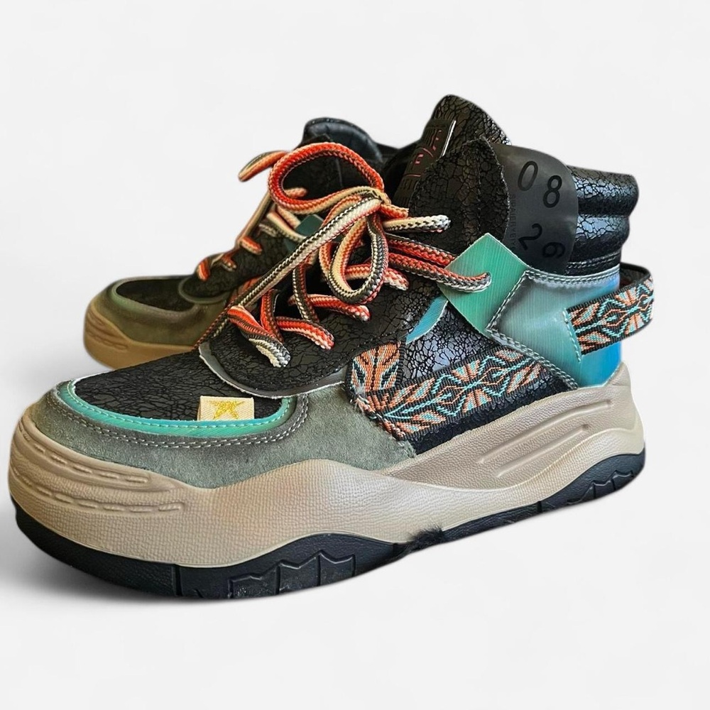 Hiker platforms